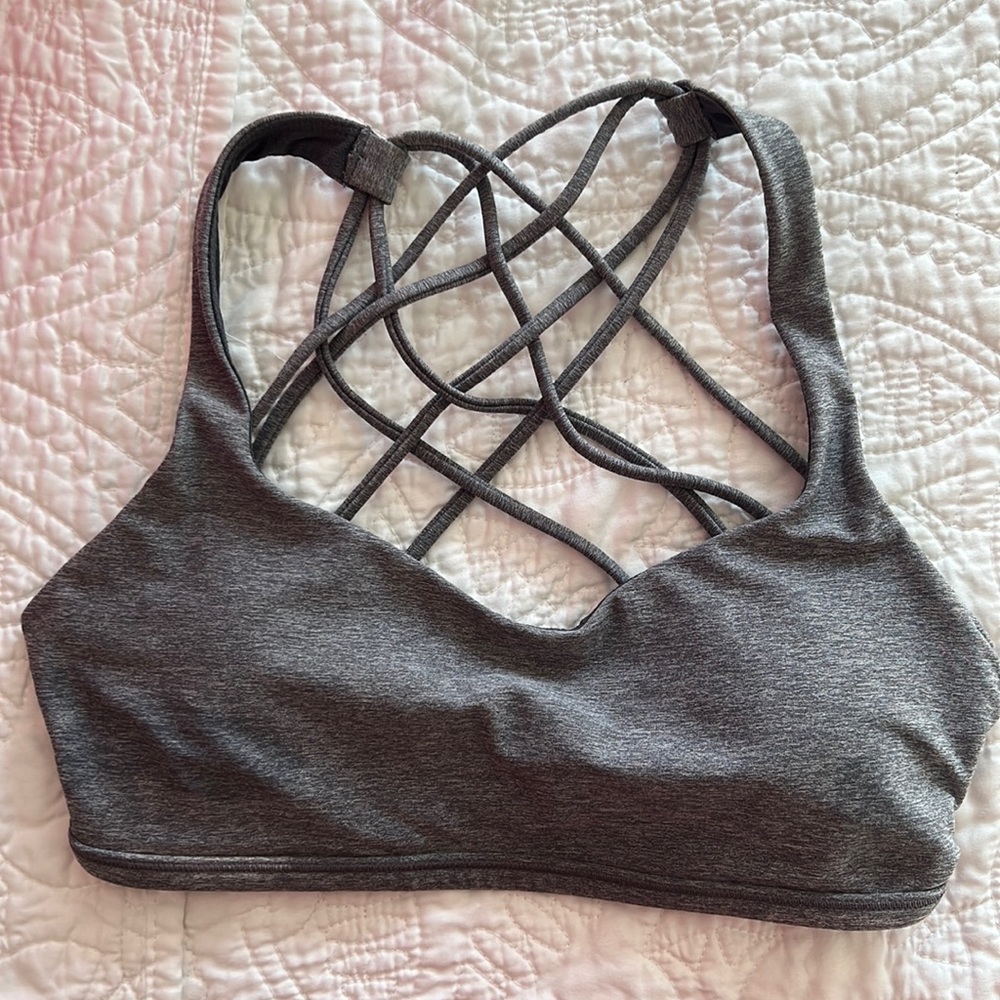 Lululemon Free to be Wild Sports Bra Size 4